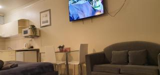 Apartment in Griffith with Free Parking & Wi-fi - 9