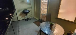 Apartment in Griffith with Free Parking & Wi-fi - 7