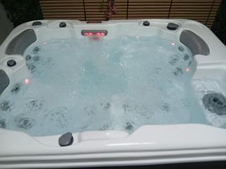 Logement romantique avec jaccuzzi proche Paris - 2