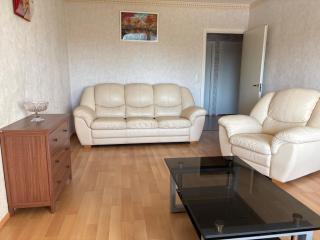 Tilava 2 makuuhuoneen asunto 77 m2 lähellä keskustaa ilmainen pysäköinti - 8