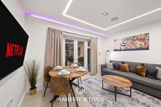 Modern 4 Bed 4 Bath Home in Reading Perfect for Business and Contractors with Free Parking! - Reading - 8