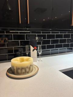 The Moon Stylish Cosy Apartment Near Pontypool - 9