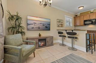 Spacious Hyde Park | Townhouse + Private Apartment - 6