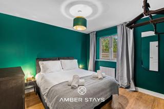 Spacious 5 Bed House in Reading by Amber Stays, Perfect for Business & Contractors, Sleeps 12 - 4