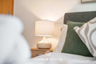 Spacious 1 Bed in Canning Town by Amber Stays, Perfect for Long Term Stays, Sleeps 2 - 1