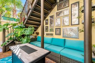 Hyde Park Luxe Townhouse + Private Apartment - 6