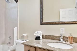 Hyde Park Luxe Townhouse + Private Apartment - 3
