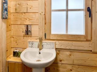 Wind Hall Log Cabin - 1