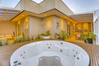 Exclusividade e Luxo com Jacuzzi Perto da Praia - 0