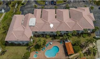 Short walk to the beach, 2 pools, Hot tub, Tennis - 7