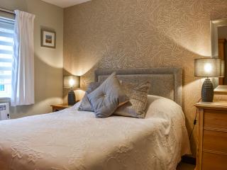 Riverbank Cottage - 3