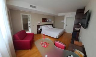 Breaking Business Hotel - 9