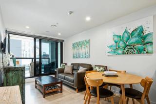 Central 2BR Escape w Pool & Gym Zodiak Stays - 3