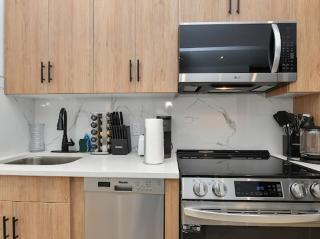 Modern Chic 3BR-Heart of FiDi Seaport - 5