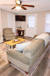 Harpers Ferry Hilltop Retreat Rustic Charm - 7