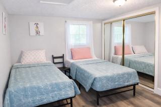 Harpers Ferry Hilltop Retreat Rustic Charm - 1