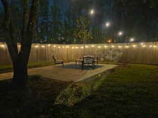 Coastal Getaway Near Beach & Casino 2BR Sleep 6 - 7