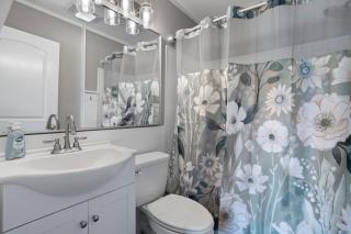 Coastal Getaway Near Beach & Casino 2BR Sleep 6 - 2