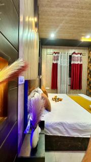 FrameHouse Grand 3BHK Gomti Nagar - 5