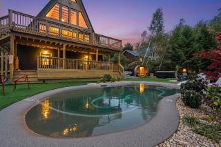 Lakefront AFrame, Heated Pool, Spa, Sauna, Theatre - 8