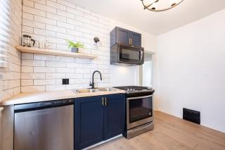 Modern 3BR Detroit Home Near Downtown - 2