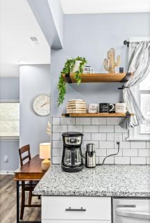 Fulton Hill Grove! Trendy and Central Hide-a-way! - 6
