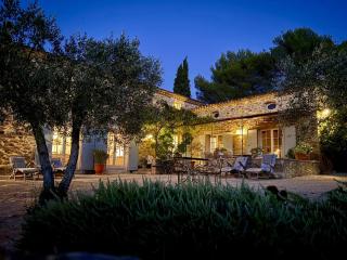 Mansion in Vaison-la-Romaine with Private Pool - 2