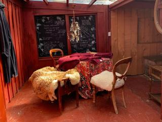 Vintage Decor Caravan - 1