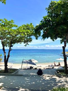 Mactan Newtown Staycation Near Airport & Beach - 1