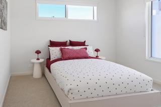 Avenue Pool House, 3 bedroom, Garage, Aircon, Pool - 6