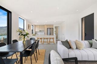 Modern 3 bed family home with breathtaking views - 7