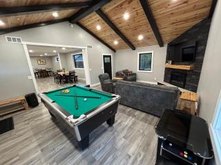 The Farmhouse at Rustic Ridge - 0