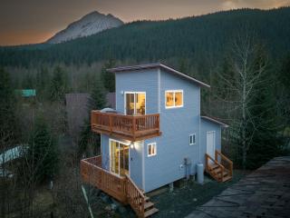 Glacier Creek Cabins - 2