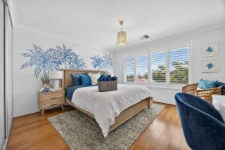 Coastal Haven Residence Shared with Private Guest Retreat - 4