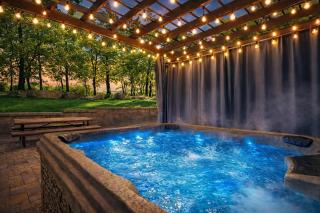 Modern 5BR, Kid-Friendly Home In Poconos with Pool Table - 0