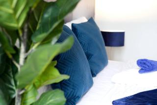 Tranquil Double Room with Garden Netflix Free Parking - 8