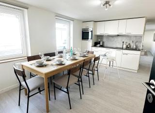 Stylish 2 Apts, 15-Min Walk to City Center - 6
