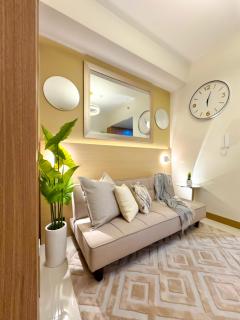 LuxeGold at Red Residences l WiFi Netflix I RED RES 2733 - 4