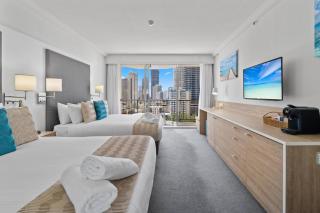 Ocean View Studio • Steps to Beach • Sleeps 4 - 9