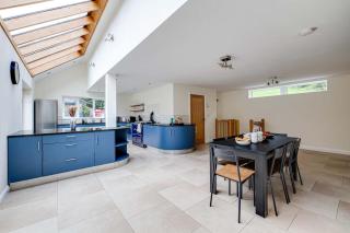 Modern 6 Bedroom home by 53 Degrees Property in Cheshire sleeps 12 - 3