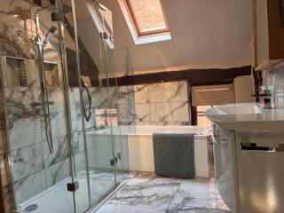 Sebastians Hotel Apartment Oswestry Town Centre Parking - 4