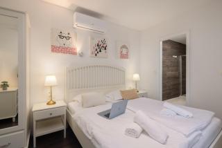 Villa Jolara With Heated Pool - Deluxe Apartment 8 - 5