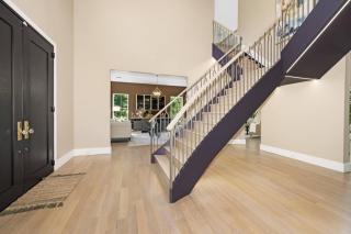 Spacious 6-bedroom house in fabulous Saddle River - 1