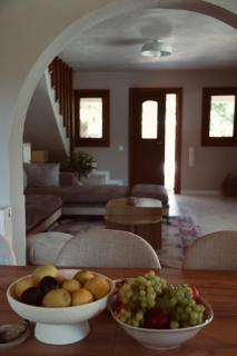 Iriti's Villa & Dahlia Studio - 3