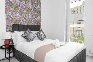 3 Bedroom Home in Balsall Heath with Patio and Central Heating - 2