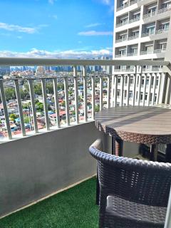 Cozy Fully Furnished 1BR near BGC & Airport - Manila - 7