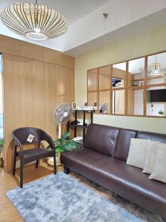 Cozy Fully Furnished 1BR near BGC & Airport - Manila - 3