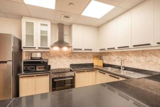 Spacious Central Home Steps Away from JBR Beach - 8