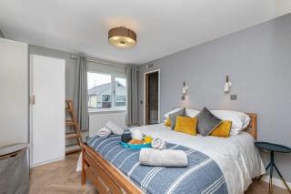 Family-Friendly Retreat between Beach & Mountains - 3