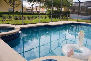Disney dream home with pool and themed rooms - 9